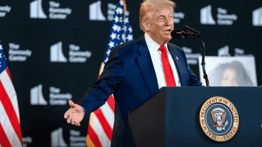 Trump condiciona diálogo com democratas sobre saúde e fecha governo
