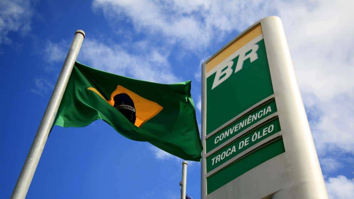 Petrobras lança plano estratégico 2026-2030 com foco em eficiência e lucro