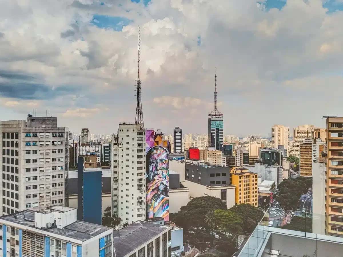 Mercado de Escritórios em SP: Faria Lima vs. Chucri Zaidan Apresentam Cenários Opósticos