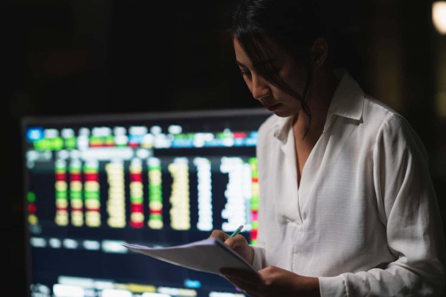 Federal Reserve Divide-se: Juros Cortados ou Mais Aumentos? Crise Global e Futuro da Economia!