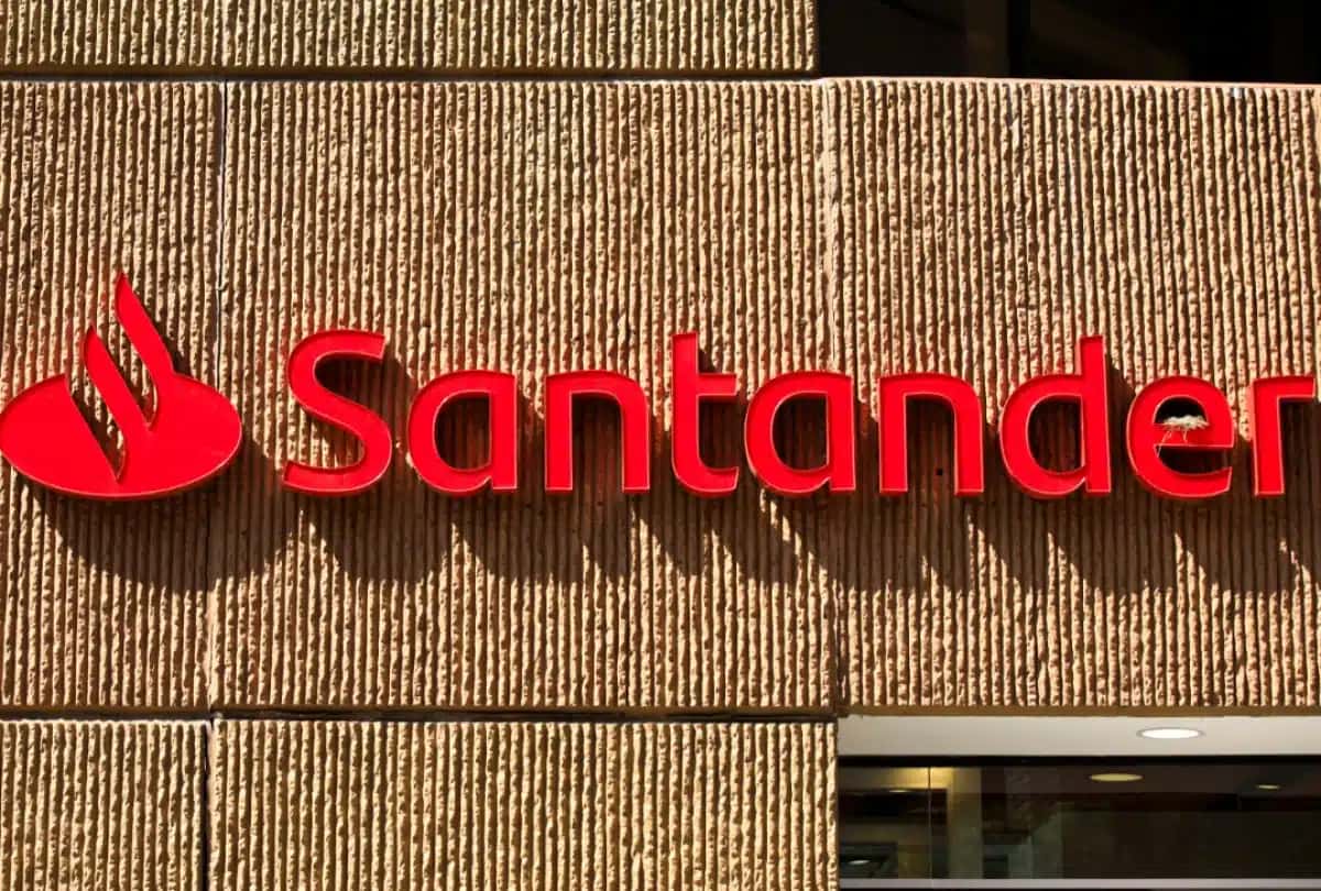 Santander Brasil bate recorde de lucro em 2025 e surpreende analistas com resultados expressivos!