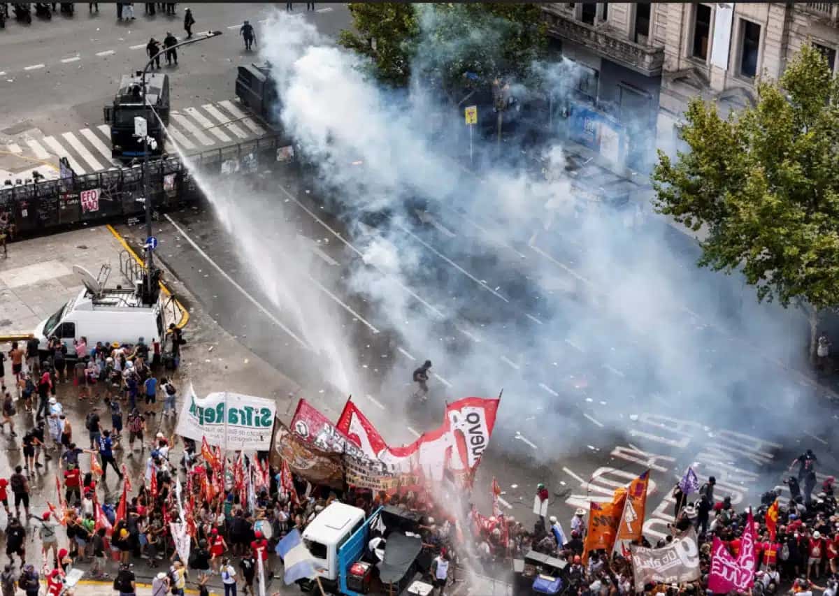 Governo Milei Enfrenta Greve Sindical na Argentina: Medidas Decisivas e Impacto Econômico!