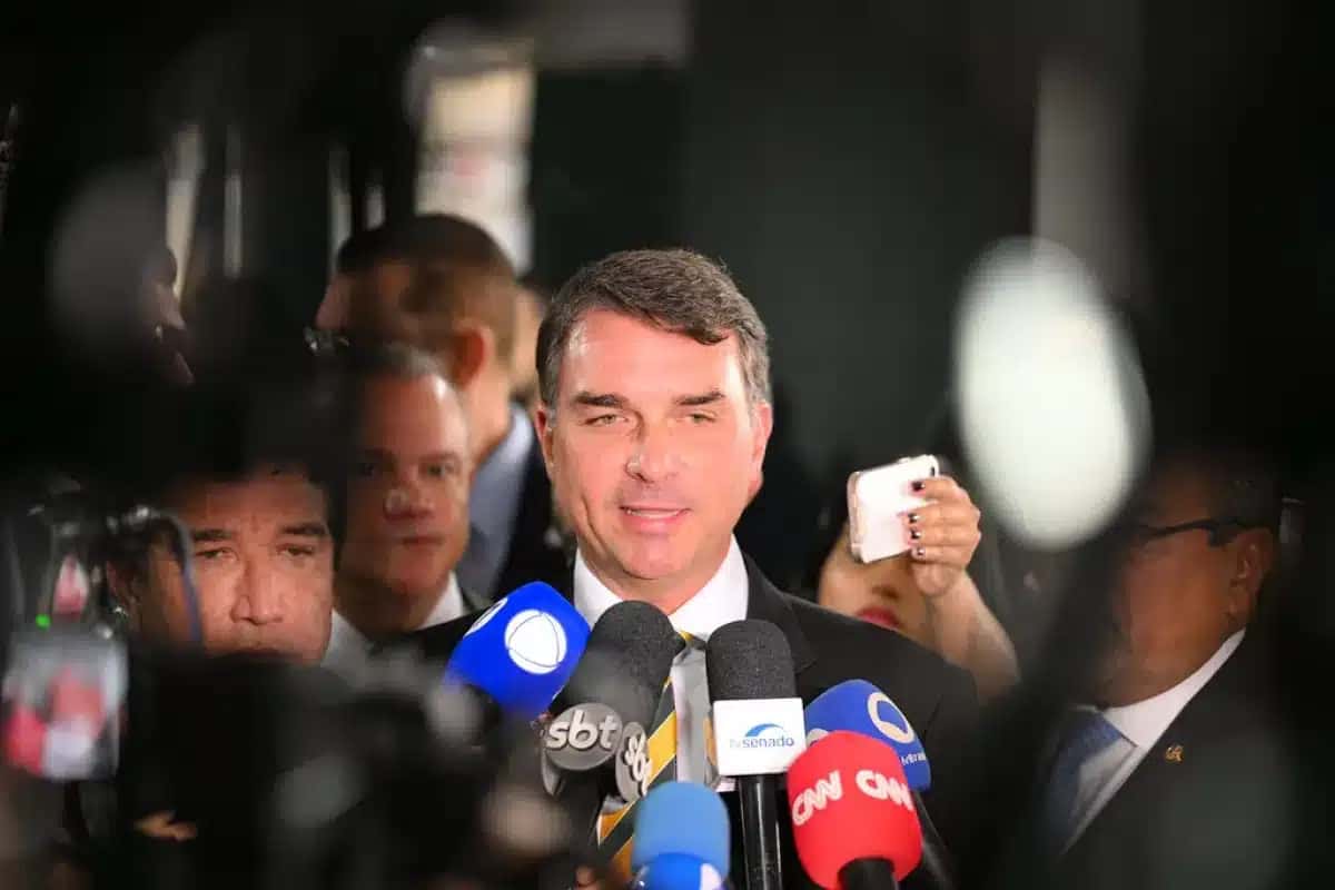 Jorge Messias enfrenta turbulência no Senado e futuro do STF em risco!