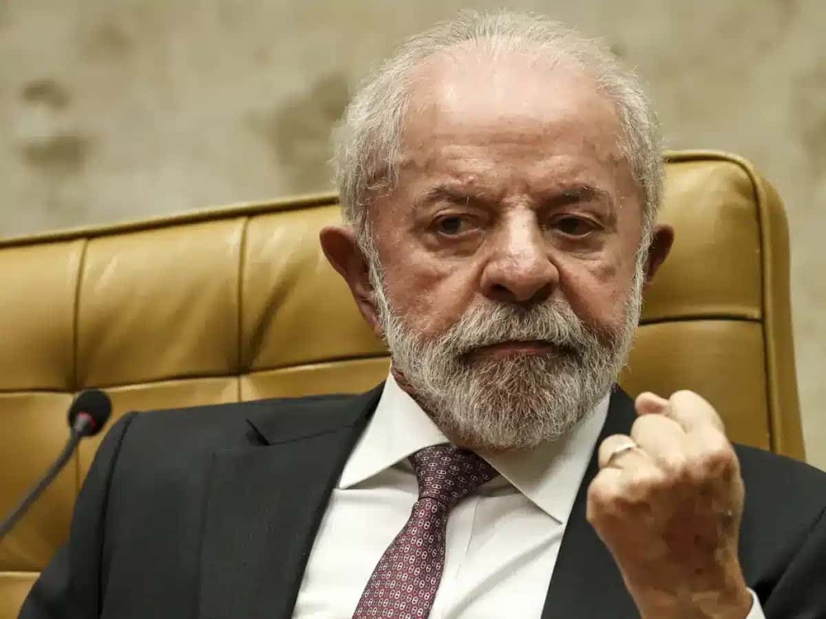 Lula enfrenta turbulência no Congresso: crise na AGU e desafios no governo