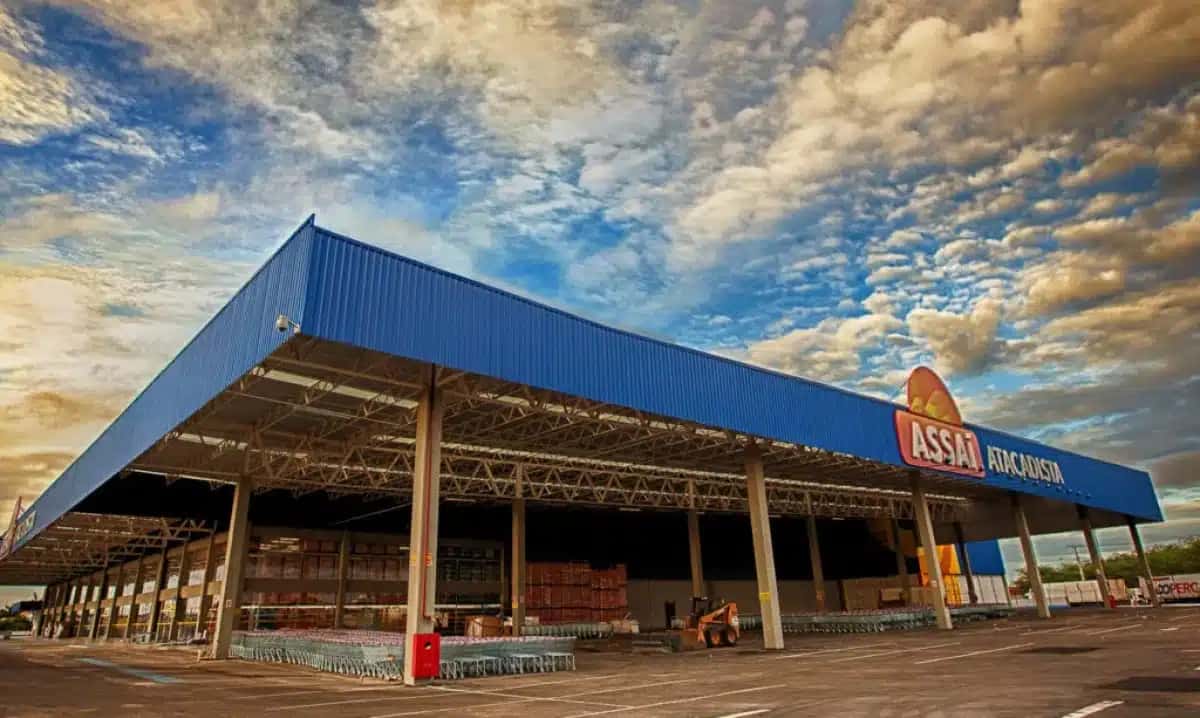 JPMorgan prevê cenário difícil em 2026 e rebaixa Assaí para venda