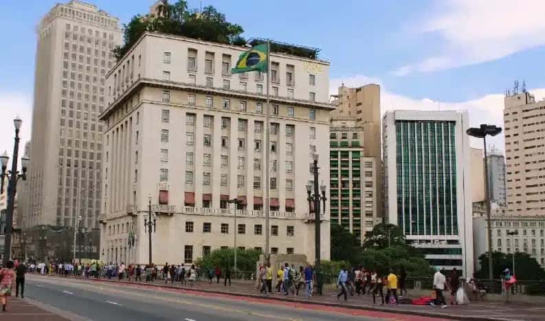 Prefeitura de SP contrata primo de secretário para apresentações em quermesses