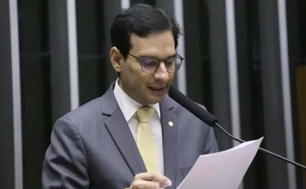 Deputado Leo Prates propõe jornada de 40 horas e debate sobre trabalho no Brasil