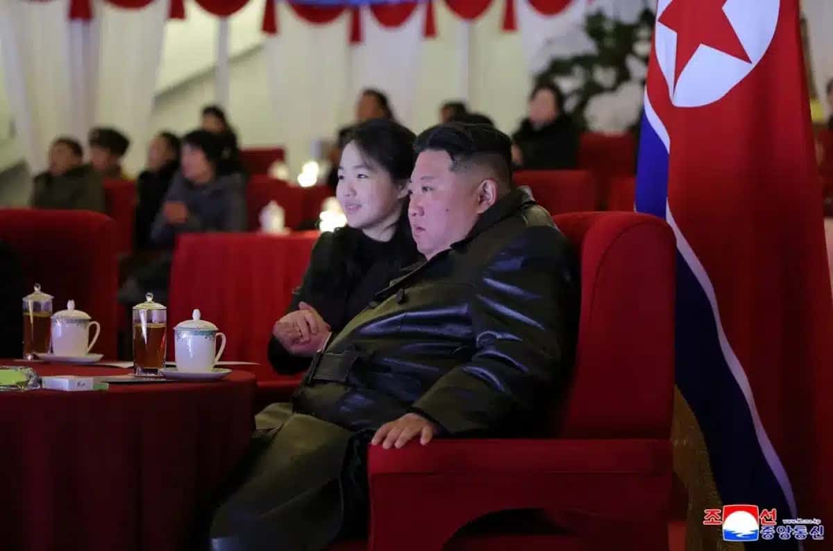Kim Ju Ae Visita Mausoléu em Pyongyang: Futura Sucessora Revelada