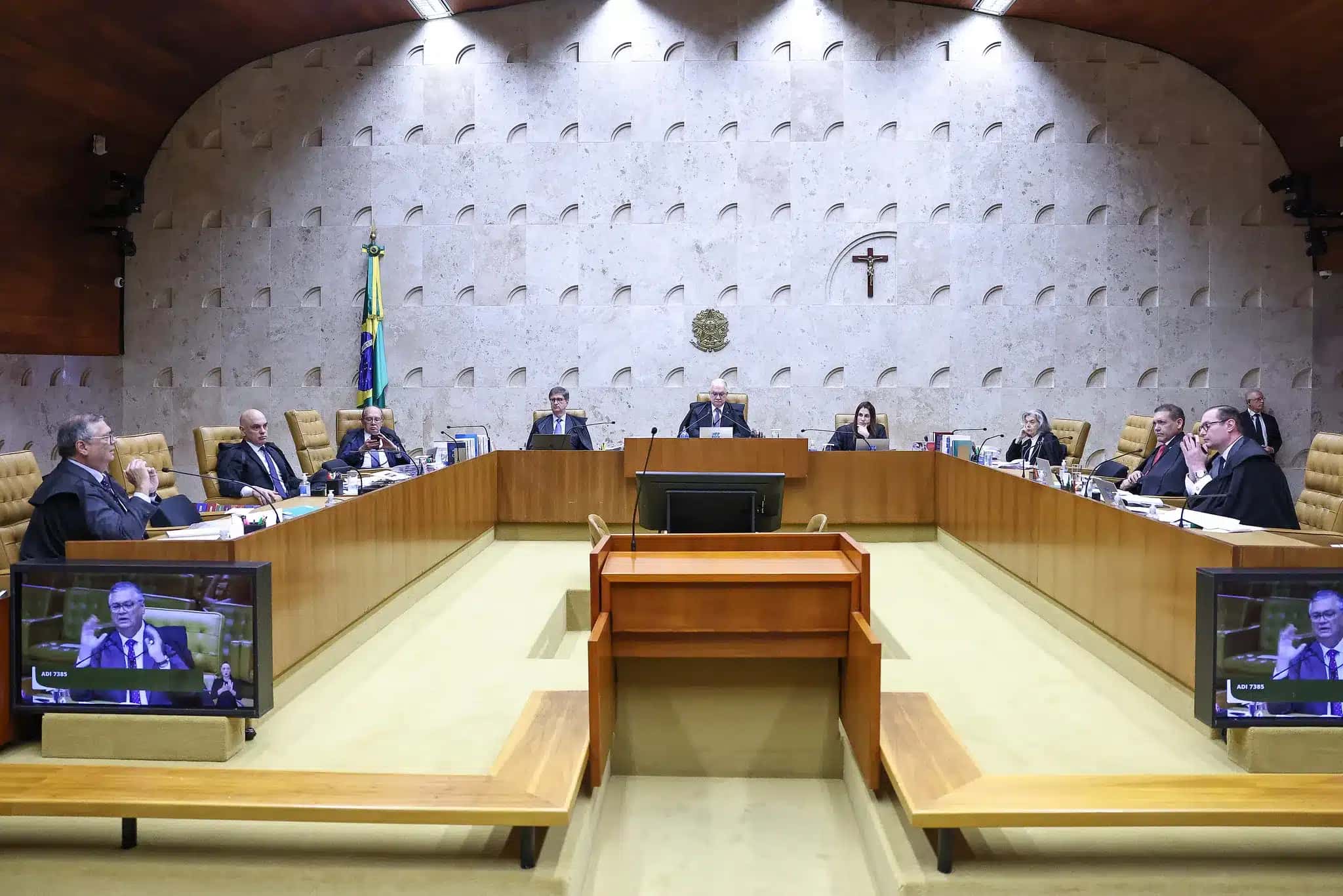 STF Julga Controvérsia Bilionária sobre PIS/Cofins em Seguradoras: Decisão Urgente!