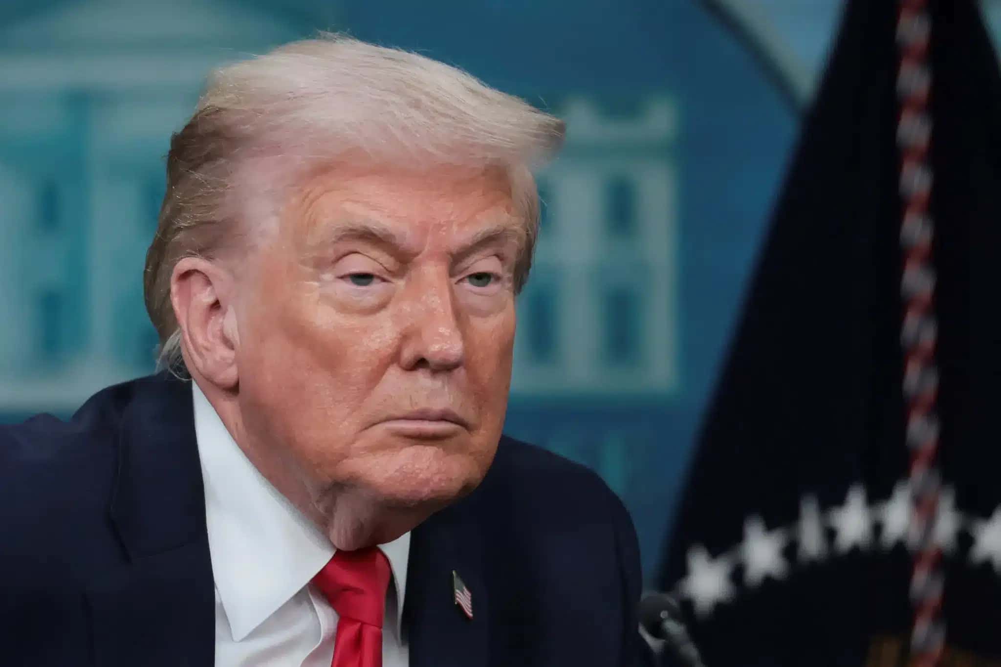 JPMorgan Chase Admite Fechamento de Contas de Trump Após Ataques ao Capitólio!