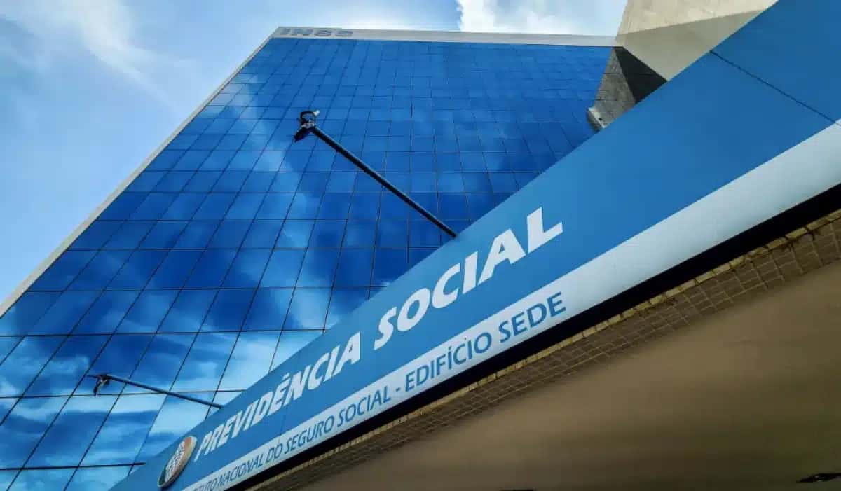 INSS endurece regras: novos pedidos sob risco de serem bloqueados!