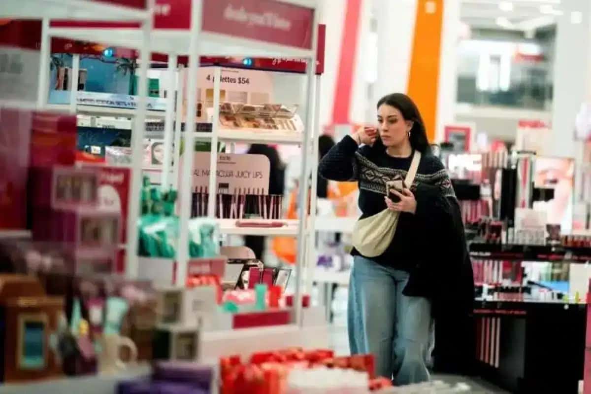 Confiança do Consumidor EUA Cai a Nível Histórico e Alerta Economistas