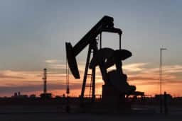 Crise no Oriente Médio dispara preço do petróleo internacionalmente